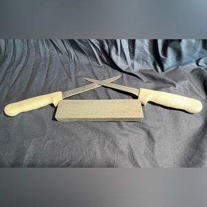 Vintage ZWilling 7 pocket carry case w/ 7” & 8” Dexters and sharpening stone.